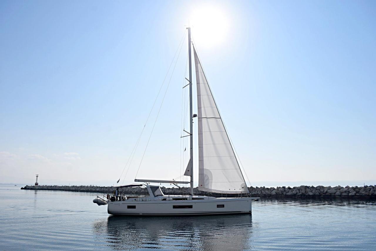 Yacht Psari Hotel เทสซาโลนิกิ ภายนอก รูปภาพ