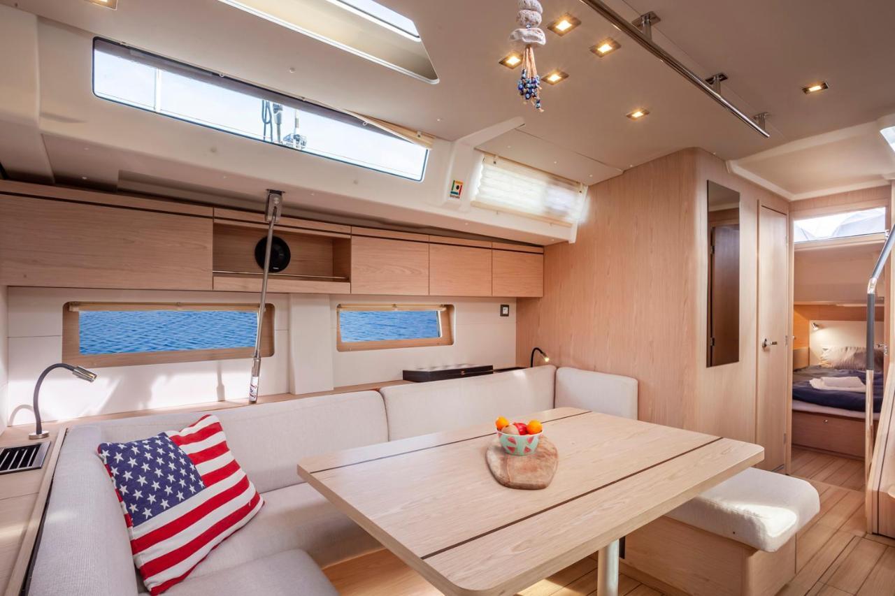 Yacht Psari Hotel เทสซาโลนิกิ ภายนอก รูปภาพ