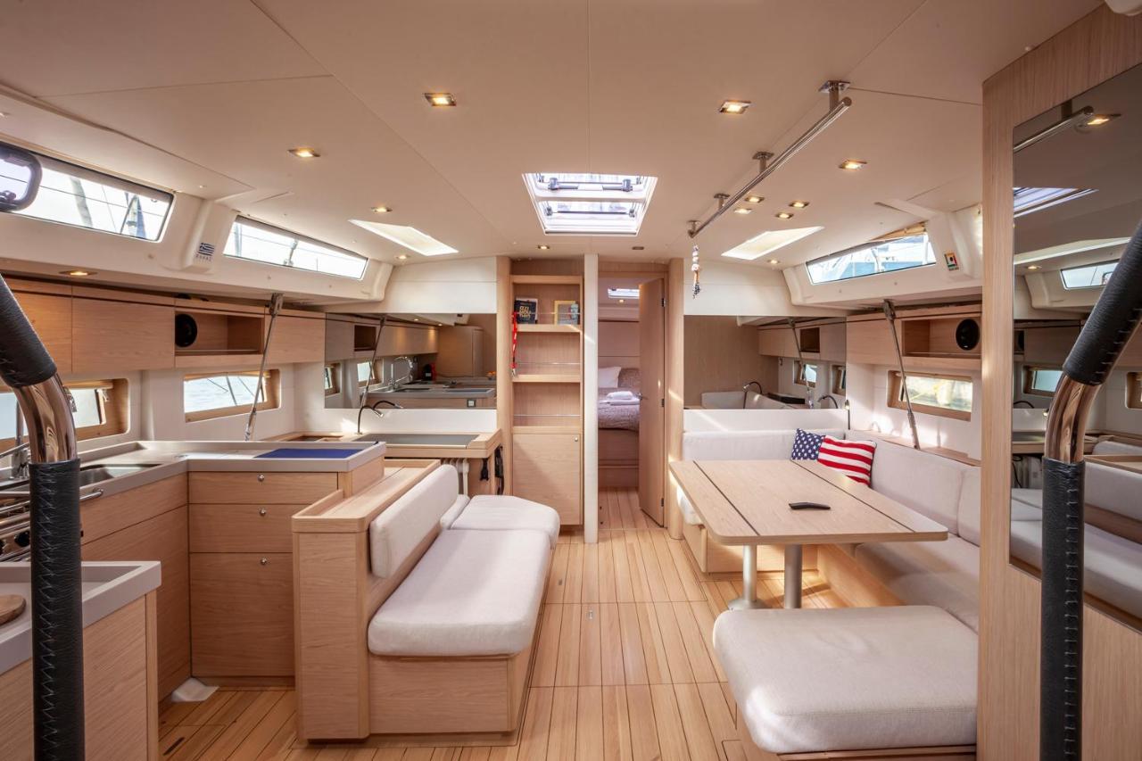 Yacht Psari Hotel เทสซาโลนิกิ ภายนอก รูปภาพ