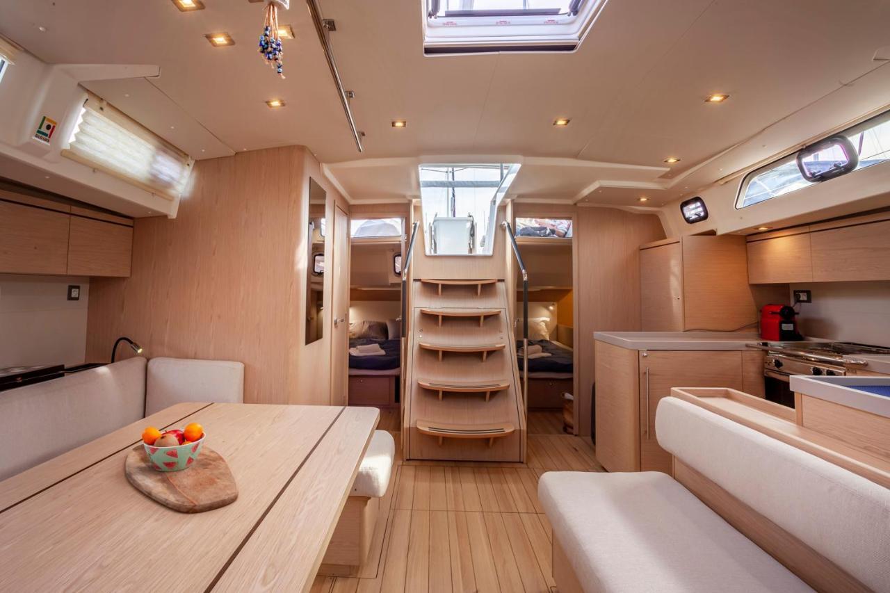 Yacht Psari Hotel เทสซาโลนิกิ ภายนอก รูปภาพ